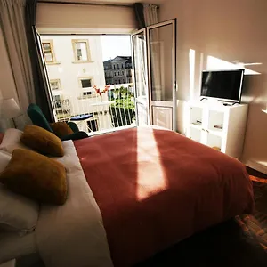 Quarto em Acomodações Particulares Oleiros Center